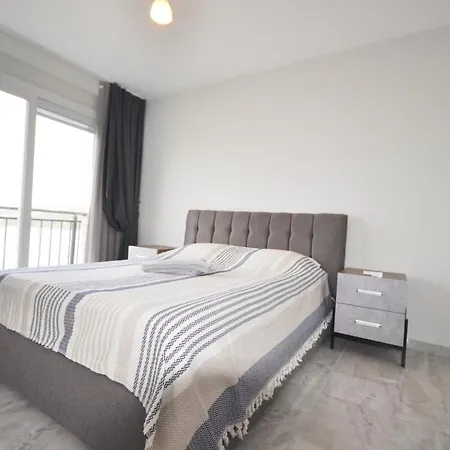 Esteban Oezel Plajli Bogazici