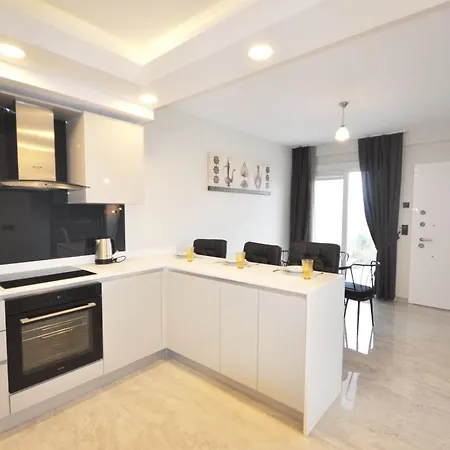 Esteban Oezel Plajli Bogazici