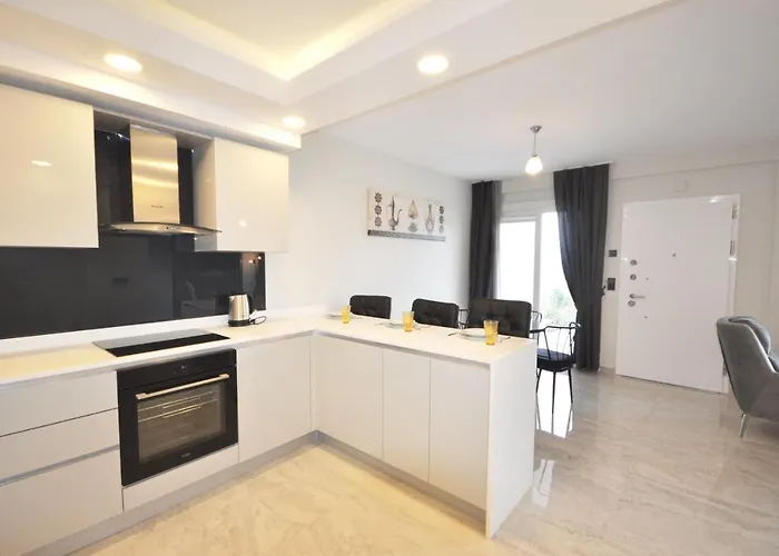 Esteban Oezel Plajli Bogazici